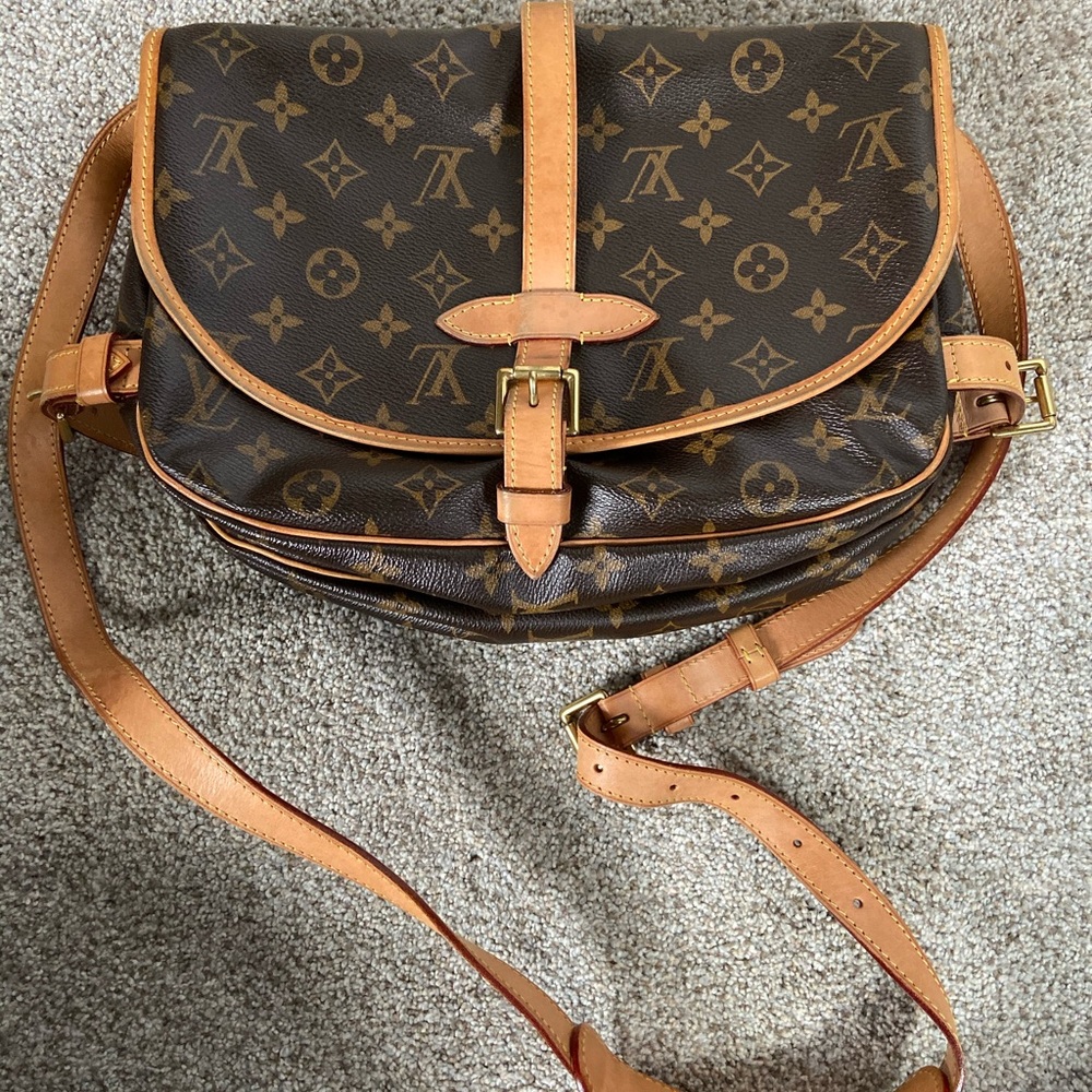 Louis Vuitton Saumur 30